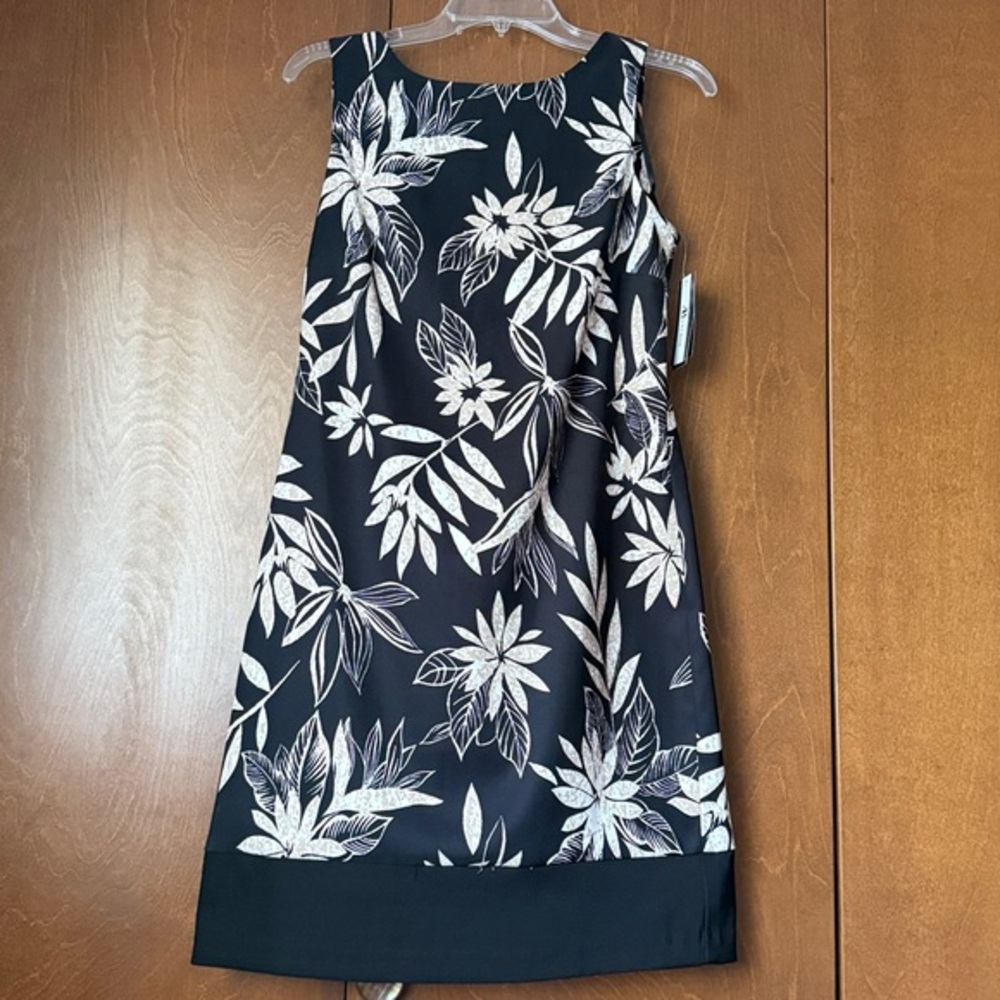 AB Studio Sz 8 NWT Floral Print Sleeveless Back Zip Dress w/Stretch Ret $54
